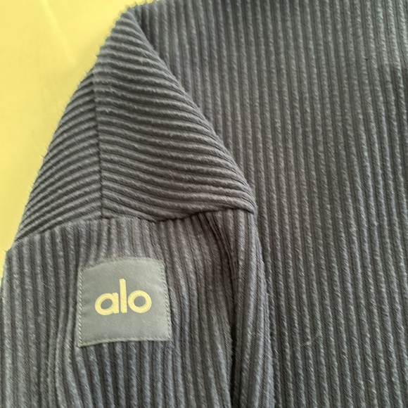 ALO YOGA - Picture 4 of 5